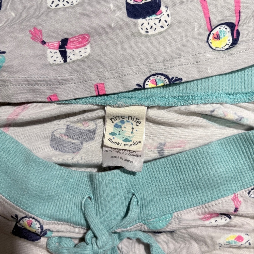 munki munki Women’s Sushi Print Novelty L/S Top and Shorts Pajama Set Size Large - Picture 3 of 8